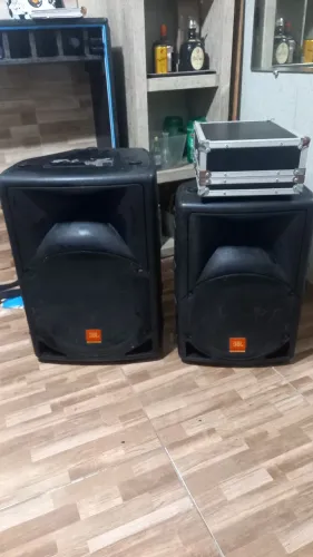 VENDO MESA berhringer UB1204 FX PRO + CX ATIVA JBL SPM-1203A + CX PASSIVA JBL SPM 1503
