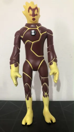 BONECO CHAMA BEN 10 ORIGINAL