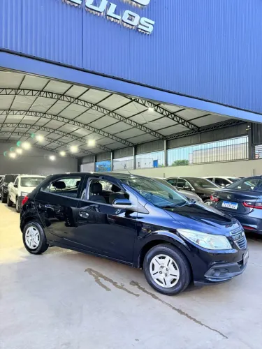 Chevrolet Onix Hatch LT 1.0 8V Flex Power Mec. 4P 2013
