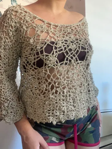 blusa de crochê bege manga longa
