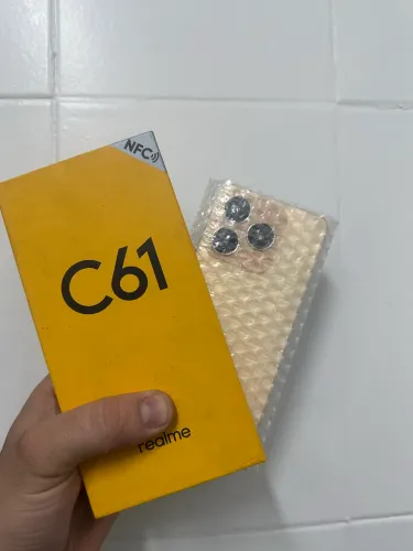 REALME. C61 .256 gb. NFC. Biometria.gold