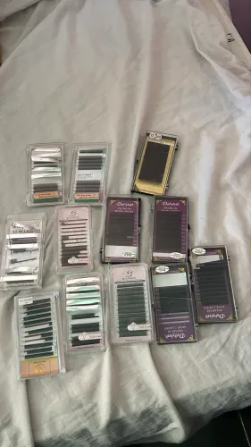 Material para extensão de cílios 