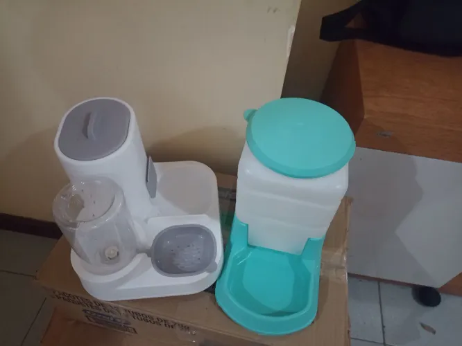 Vendo bebedouro e comedouro  Para Pets 