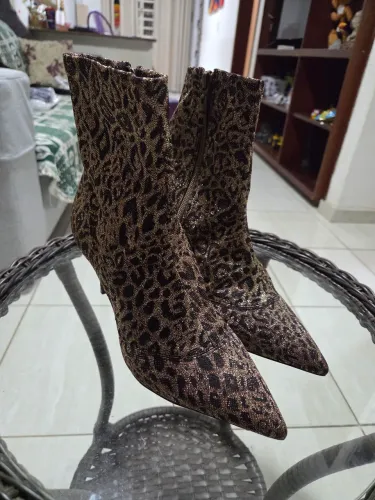 Bota de grife Bobô