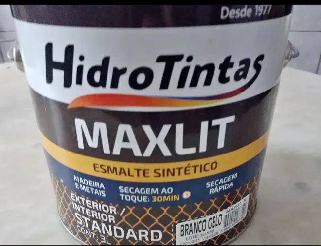 Tinta esmalte sintético cor branco gelo 