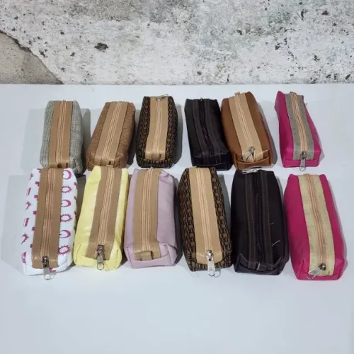 Estojo Escolar Simples Cabe 24 Lapis Usado