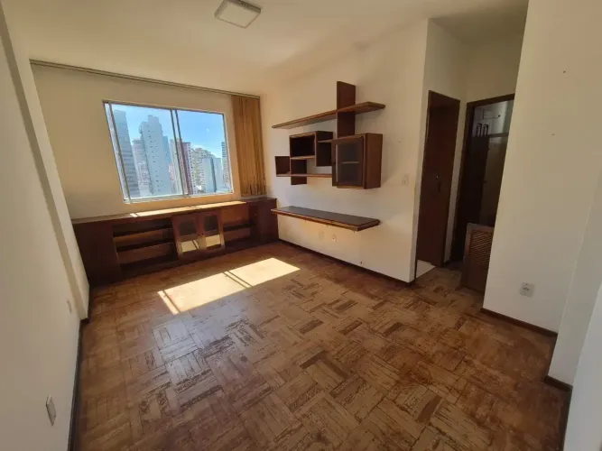 APARTAMENTO À VENDA NO EDIFÍCIO LYON | 42M² | 1 QUARTO | 1 VAGA | REDUTO
