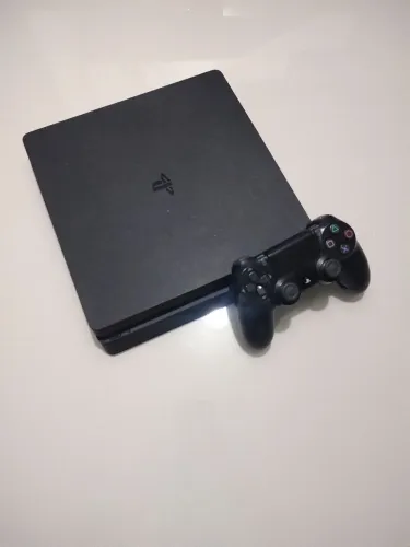 PS4 SLIM - FUNCIONANDO NORMALMENTE 