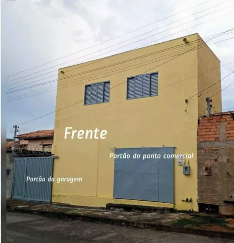 Casa com cômodo comercial em Catalão Goiás