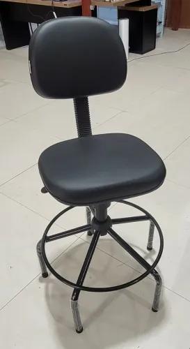 CADEIRAS E CHECKOUT PARA COMÉRCIO