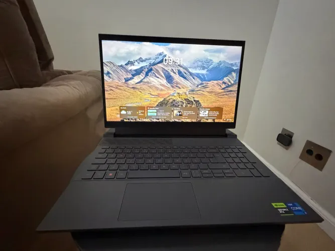 Dell G15 5530 Intel Core I7 32 GB Memória