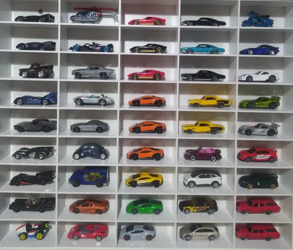Coleção de Hot Wheels e Machtbox R$30,00 cada
