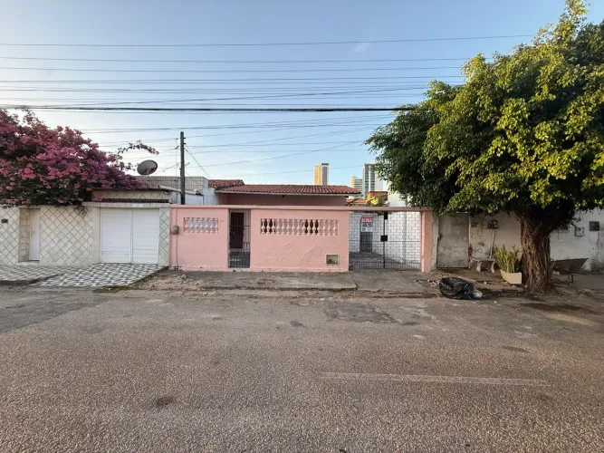 Imóvel para aluguel de 70 metros quadrados, com 2 quartos, em Parquelândia - Fortaleza - C