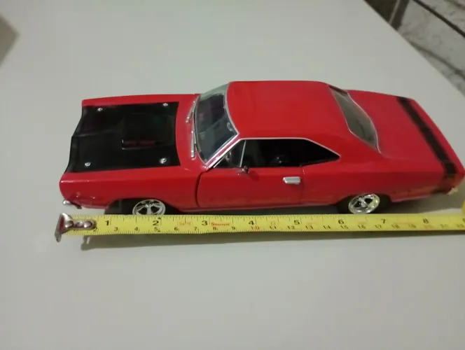 Carro doodg escala 1/24
