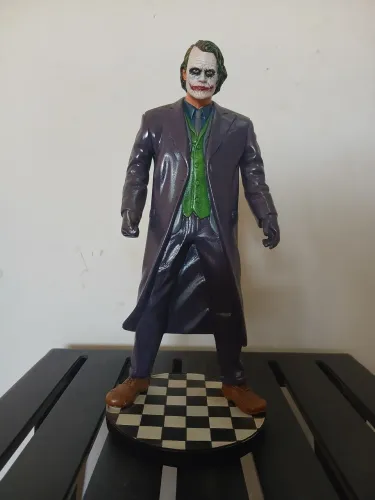 estátua colecionável em resina do Coringa