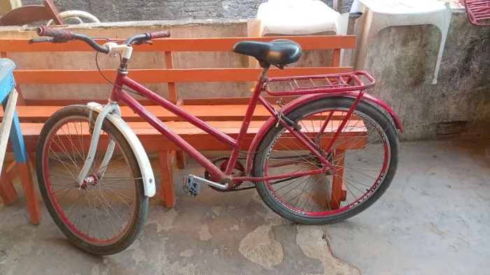 Vende-se está bicicleta.so pegar e andar