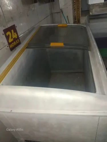 FREEZER HORIZONTAL 400 L - 110 VOLTS da industria co. Garantia de 4 meses 