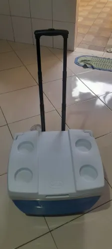 Vendo cooler com rodinhas