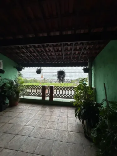 Casa Sobrado - Residencial União - 3 Dormitórios - 140m².