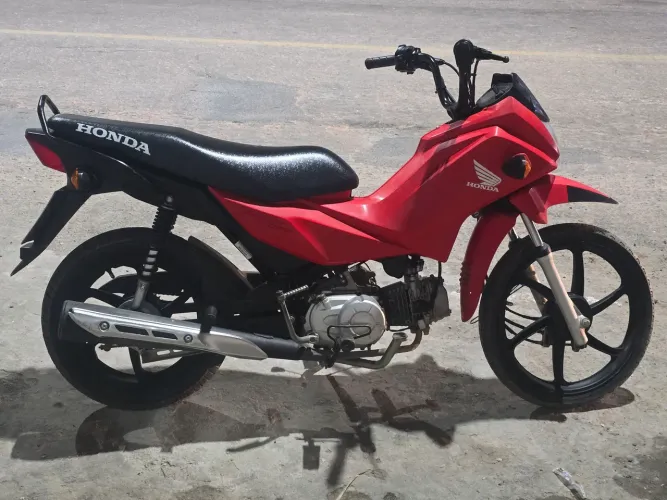 Toda novinha, pneus novos, relação e até o óleo.