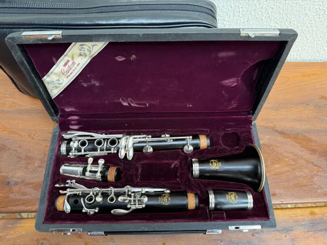 Clarinete Yamaha YCL-844 Custom AE