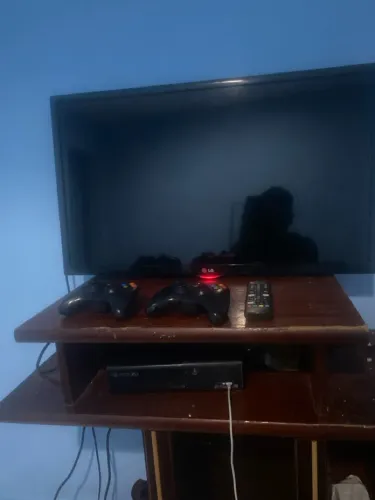 Vendo Televisão mais Xbox 360
