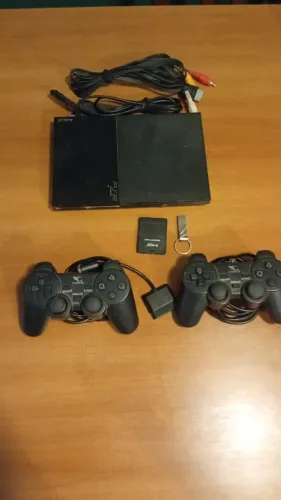 Playstation 2 com 2 controles e pendrive 32gb