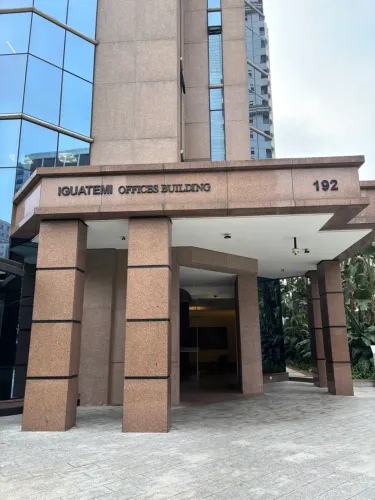 Conjunto comercial no Iguatemi Offices | 393 m² | 12 vagas | Itaim Bibi