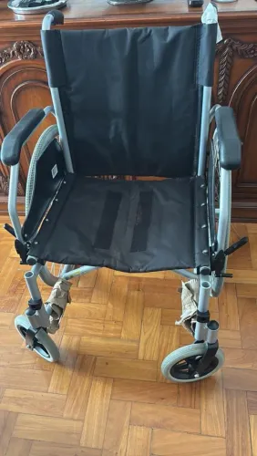 Cadeira de Rodas Dellamed D600 Alumínio T48 (48cm) - Seminova