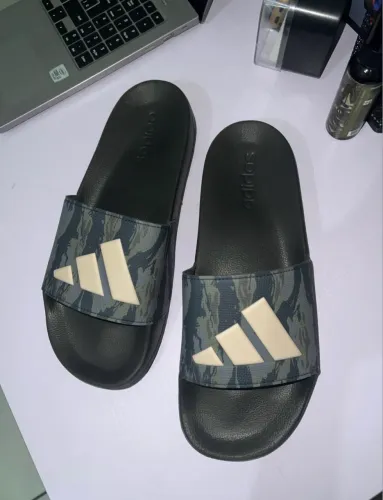 Chinelo Adidas Número 40