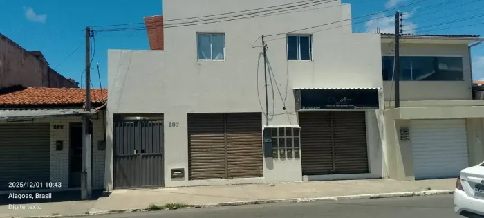 Imóvel para venda possui 400 metros quadrados em Feitosa - Maceió - AL