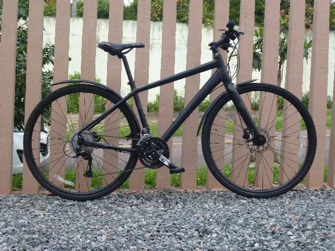 Bicicleta híbrida Cannondale Quick Disc 5 Black Edition aro 700