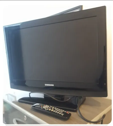 TV Samsung LCD 26"