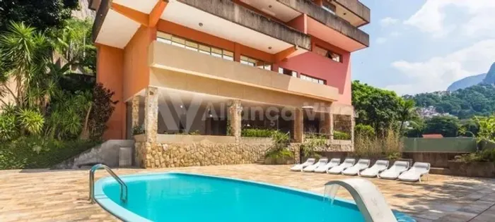 Gávea | Casa 6 quartos, sendo 6 suites