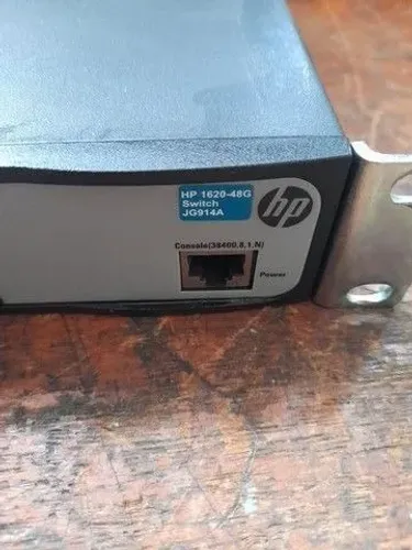 Switch HPE Aruba JG914A 1620-48G 48 portas Gigabit gerenciável