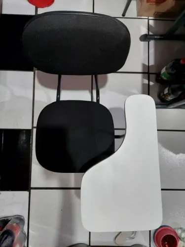 Cadeira de Estudos Preta