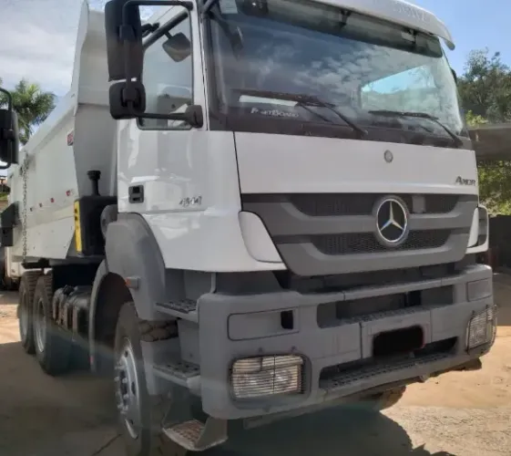Mercedes Benz 4144 2015 Caçamba