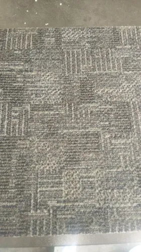 compra e venda de carpetes em placas 
