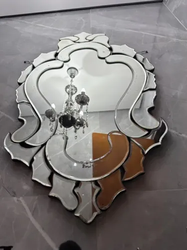 Espelho Decorativo em Estilo Clássico