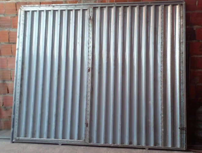 Portão garagem com social 210 x 250 cm  12x 148 reais