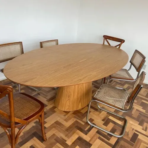 Mesa cone em freijo 