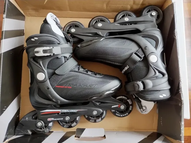 Patins Inline Traxion Traxart Tamanho 38. Muito novo. Usado 5x. Rolamento Abec 5.