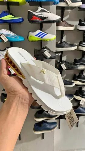 Kenner branca sandália havaiana