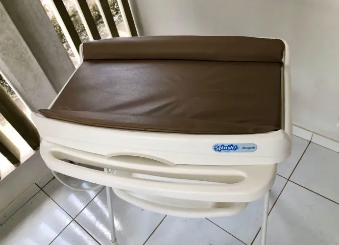 Banheira de bebê Splash + com suporte e trocador - Burigotto (Promoção)