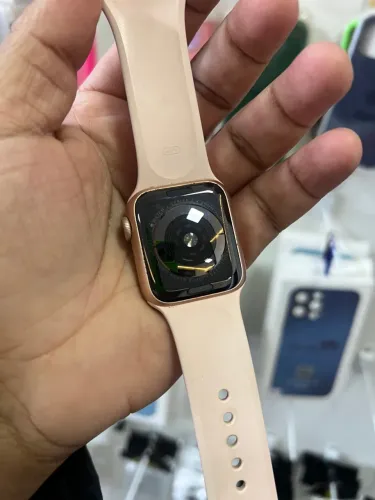 Apple Watch Series 4 - 40mm cor dourado rosa