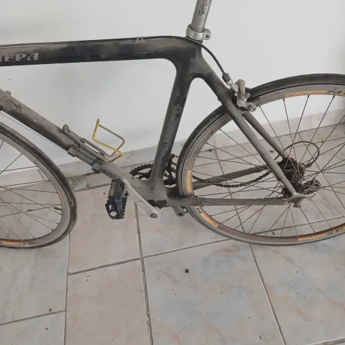 Bicicleta para esporte e cidade.