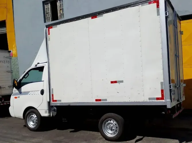 Hyundai HR Baú de Aluminio C/ Defletor 2012