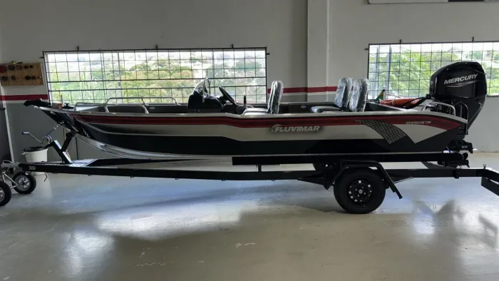 Lancha Apache 17+ motor 60hp Mercury 