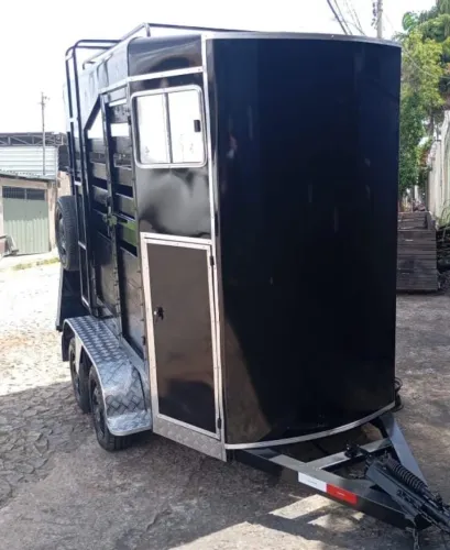 Trailer para 2 Cavalos - Novo | 2025 Nunca usado ? Trucado ? Cor preta