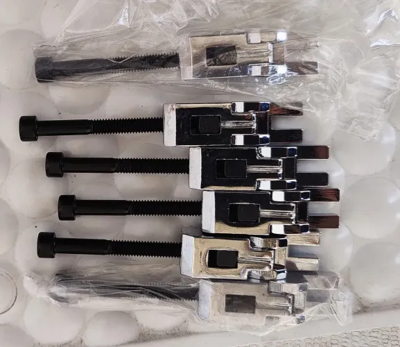 Saddlels (Carrinhos) para pontes Floyd Rose em estsdo de novo, nunca usado.